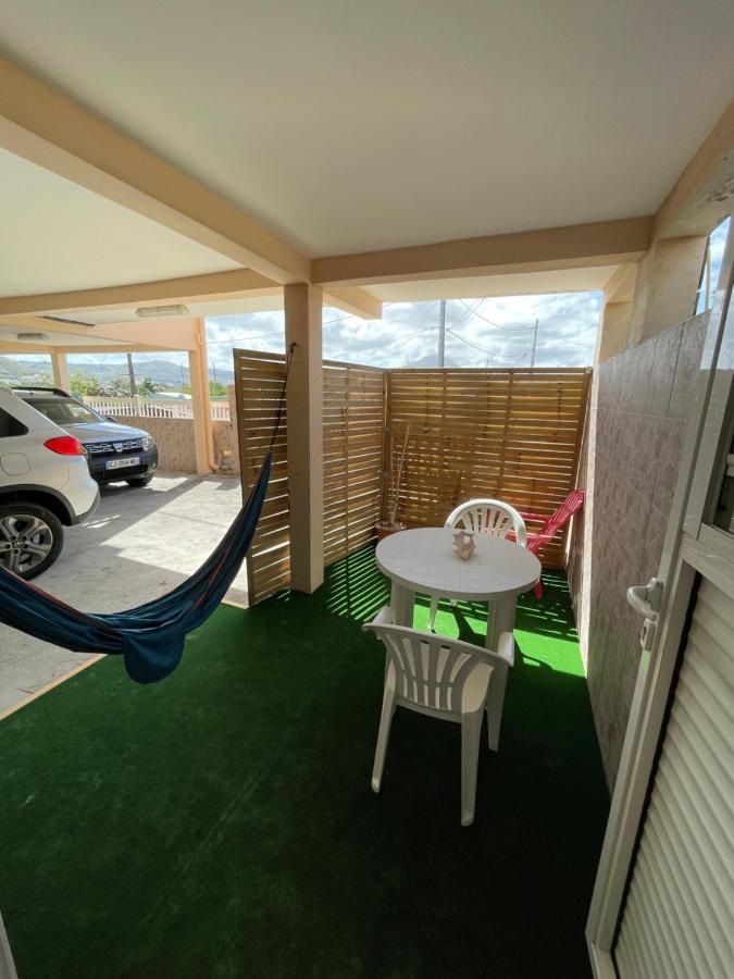Appartement Studio « Ti Thon » Avec Vu Magnifique Sur La Montagne Du Vauclin à Le Vauclin Extérieur photo